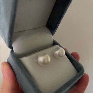 Sea water pearls 18K  Stud Earrings